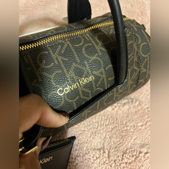 Calvin Klein bag - Picture 6 of 13